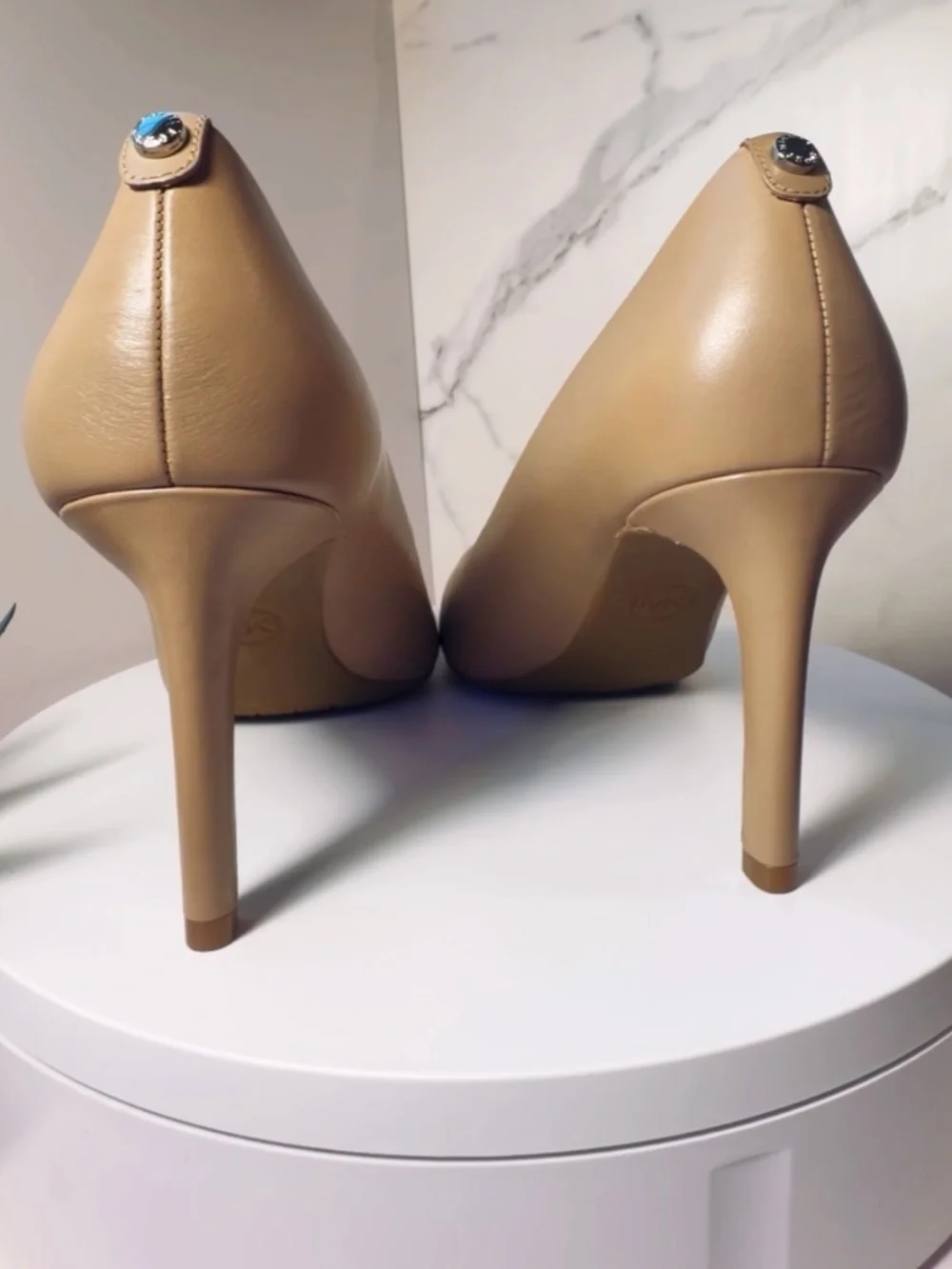 Michael Kors Pointed Toe Leather Pumps in Tan